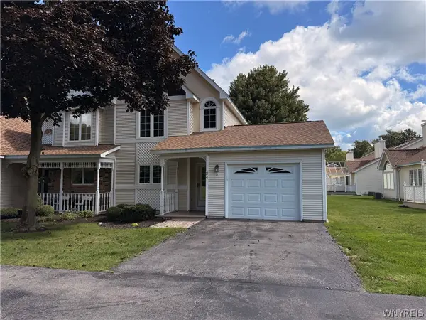 24 Sugar Berry Lane, Williamsville, NY 14221