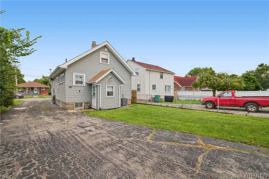 3830 Deveaux Street, Niagara Falls, NY 14305 - #3