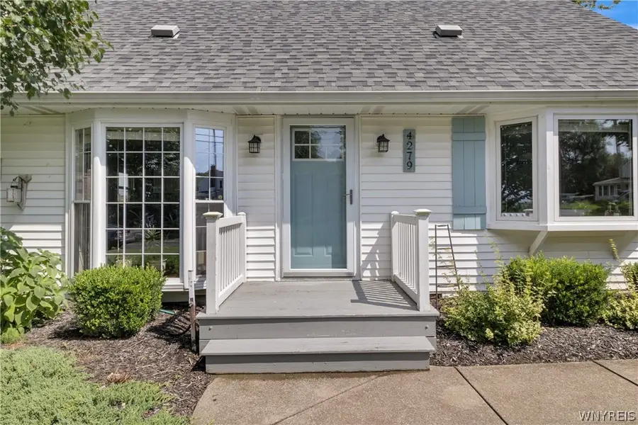 4279 Beach Avenue, Hamburg, NY 14075 - #2