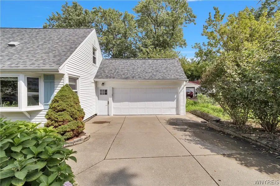4279 Beach Avenue, Hamburg, NY 14075 - #3