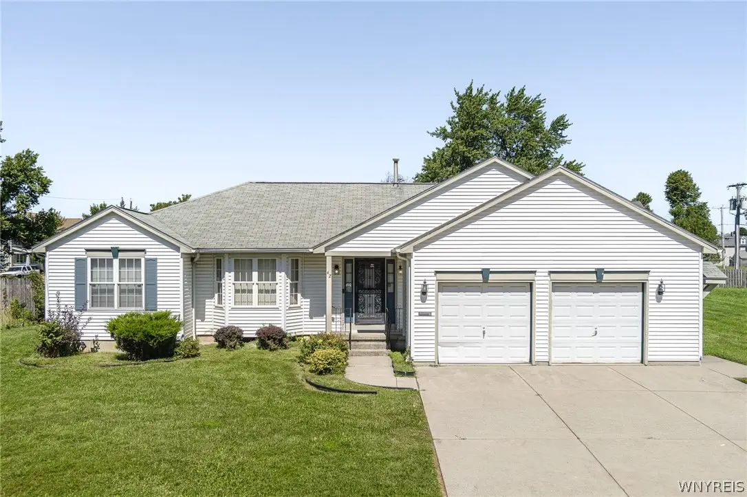 42 Peckham Street, Buffalo, NY 14206 - #1