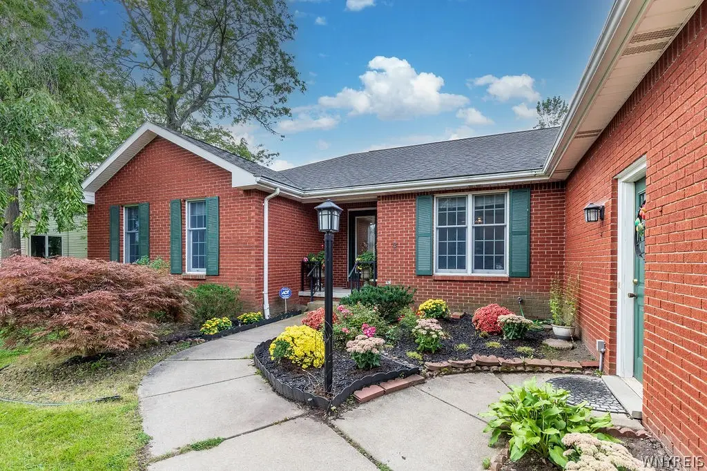 42 Trails End, Grand Island, NY 14072 - #1