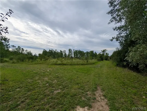 9375 Martin Road, Clarence Center, NY 14032