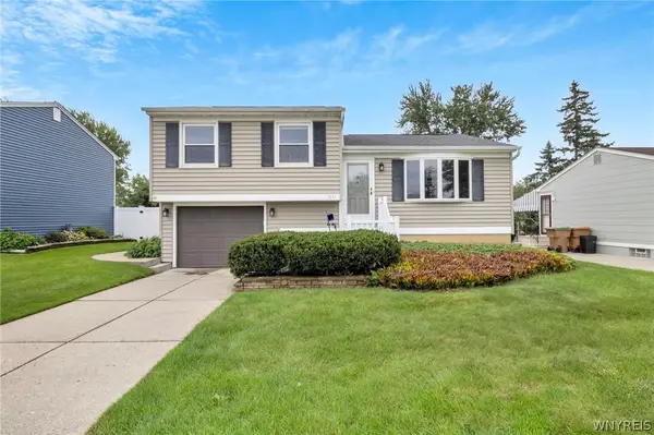 35 Autumnwood Drive, Cheektowaga, NY 14227