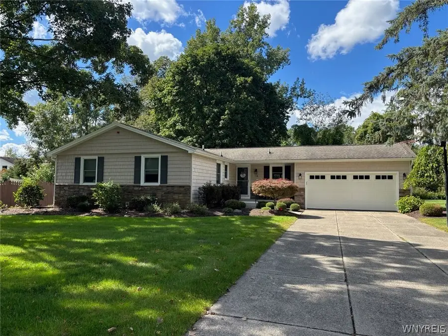 110 Fieldstone Drive, Grand Island, NY 14072 - #2