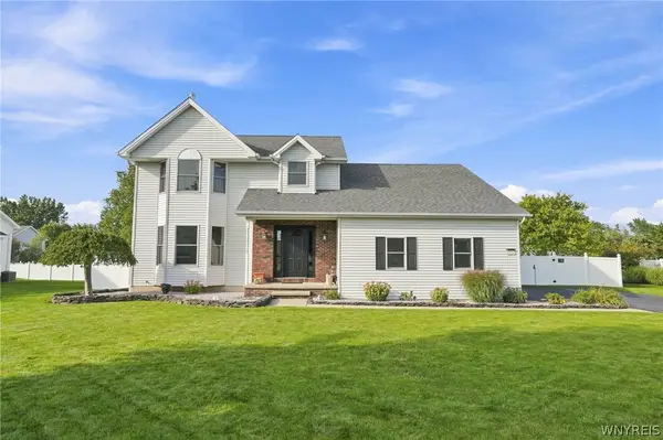 8952 Michael Douglas Drive, Clarence Center, NY 14032
