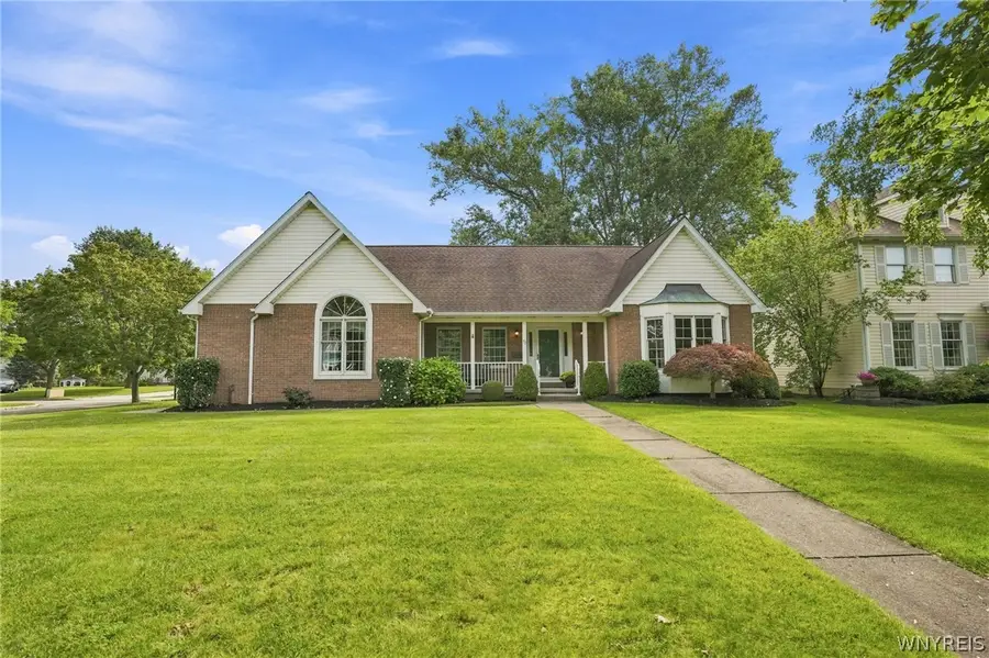 71 Sandhurst Ln, Amherst, NY 14221 - #2