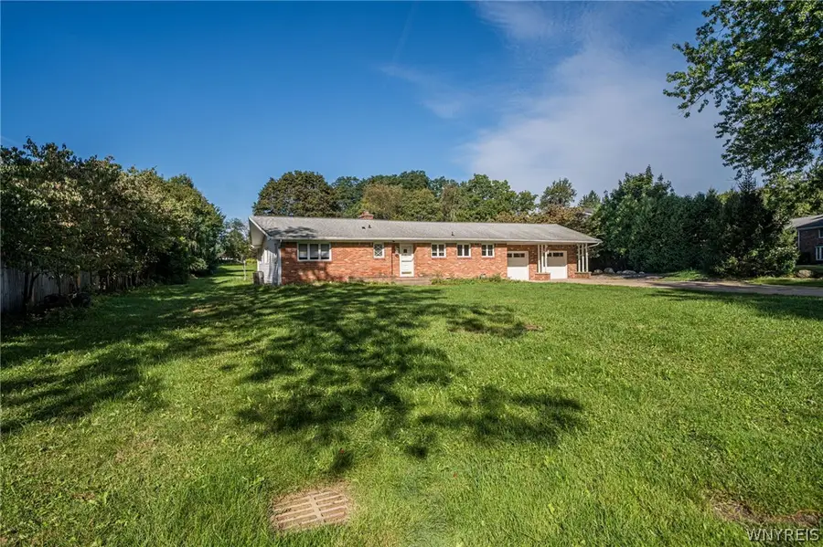 27 Woodview Drive, Orchard Park, NY 14127 - #3