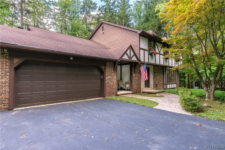 7 Greenwood Drive, Orchard Park, NY 14127 - #2