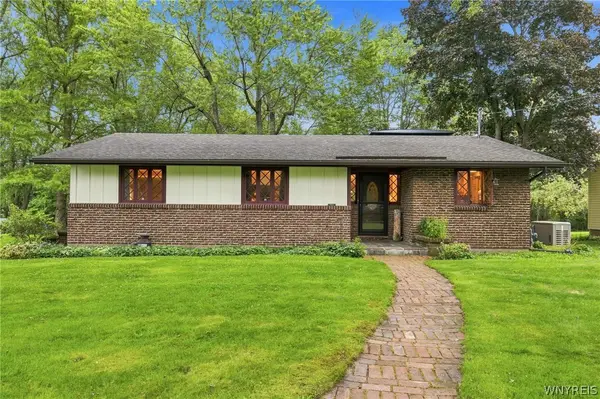 5065 Alexander Drive, Clarence, NY 14031