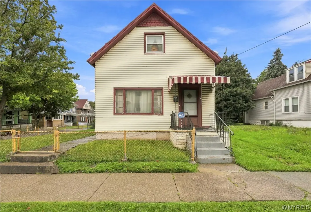 4 Regina Place, Buffalo, NY 14208 - #1