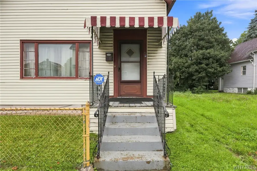 4 Regina Place, Buffalo, NY 14208 - #3