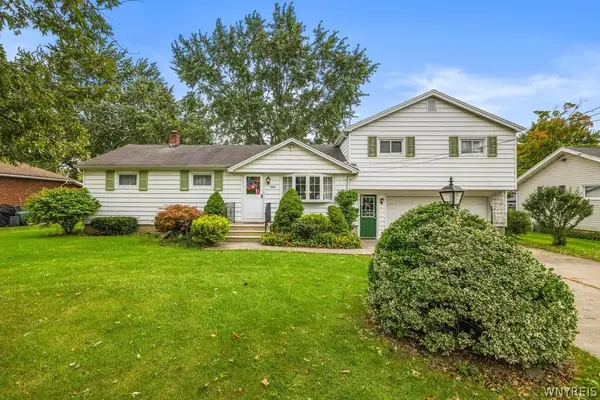 7705 E Britton Drive, Niagara Falls, NY 14304