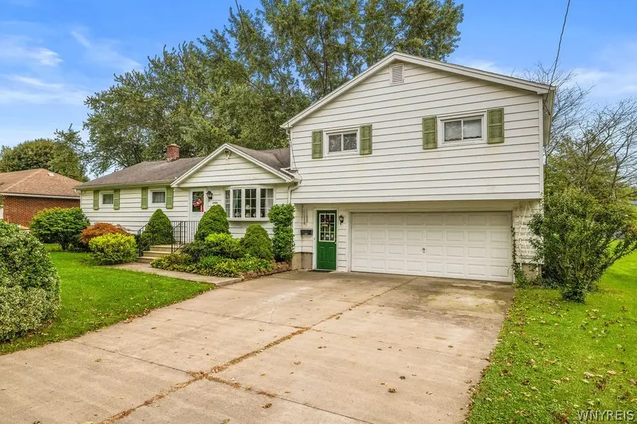 7705 E Britton Drive, Niagara Falls, NY 14304 - #2
