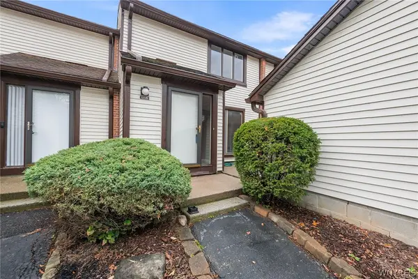 1206 Charlesgate Circle, East Amherst, NY 14051