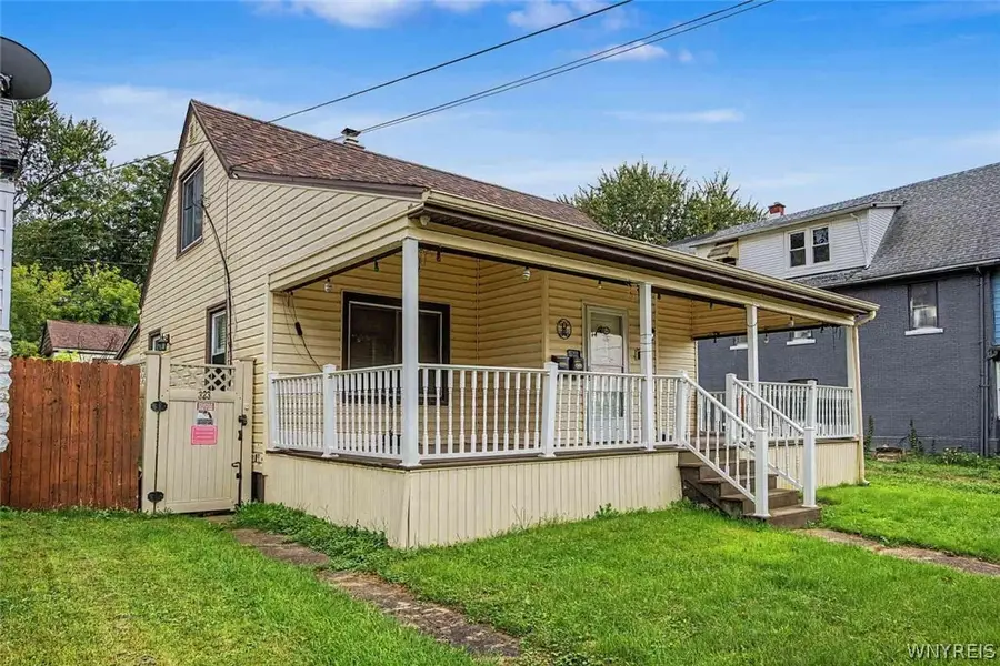 323 Spruce Avenue, Niagara Falls, NY 14301 - #2