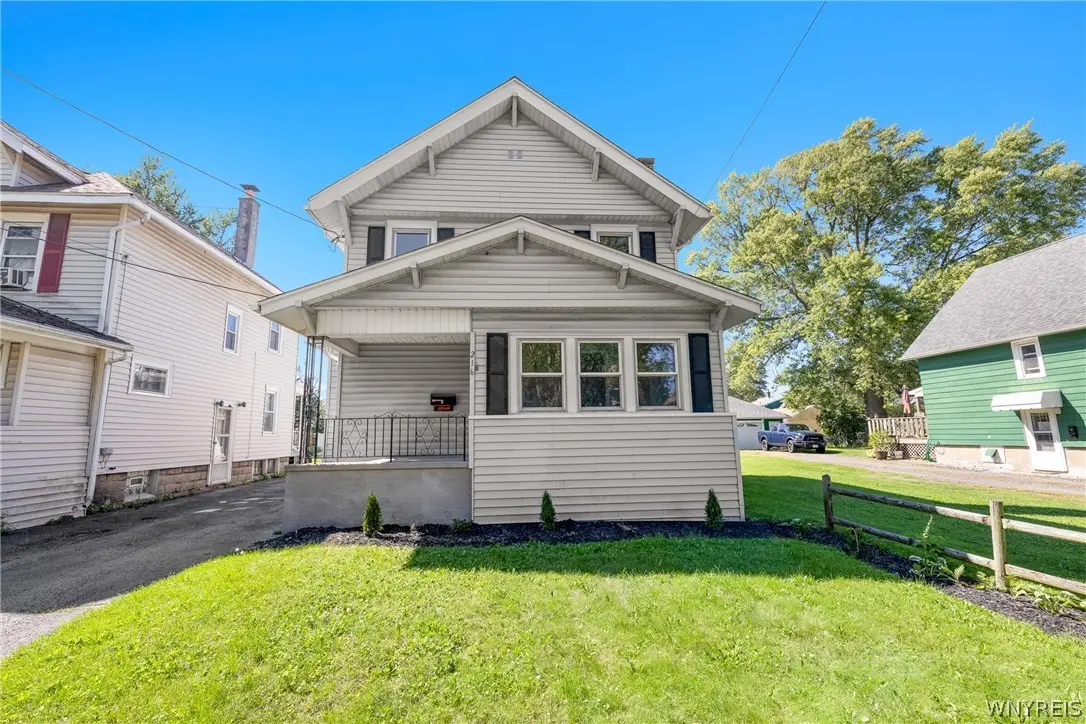 216 79th Street, Niagara Falls, NY 14304 - #1