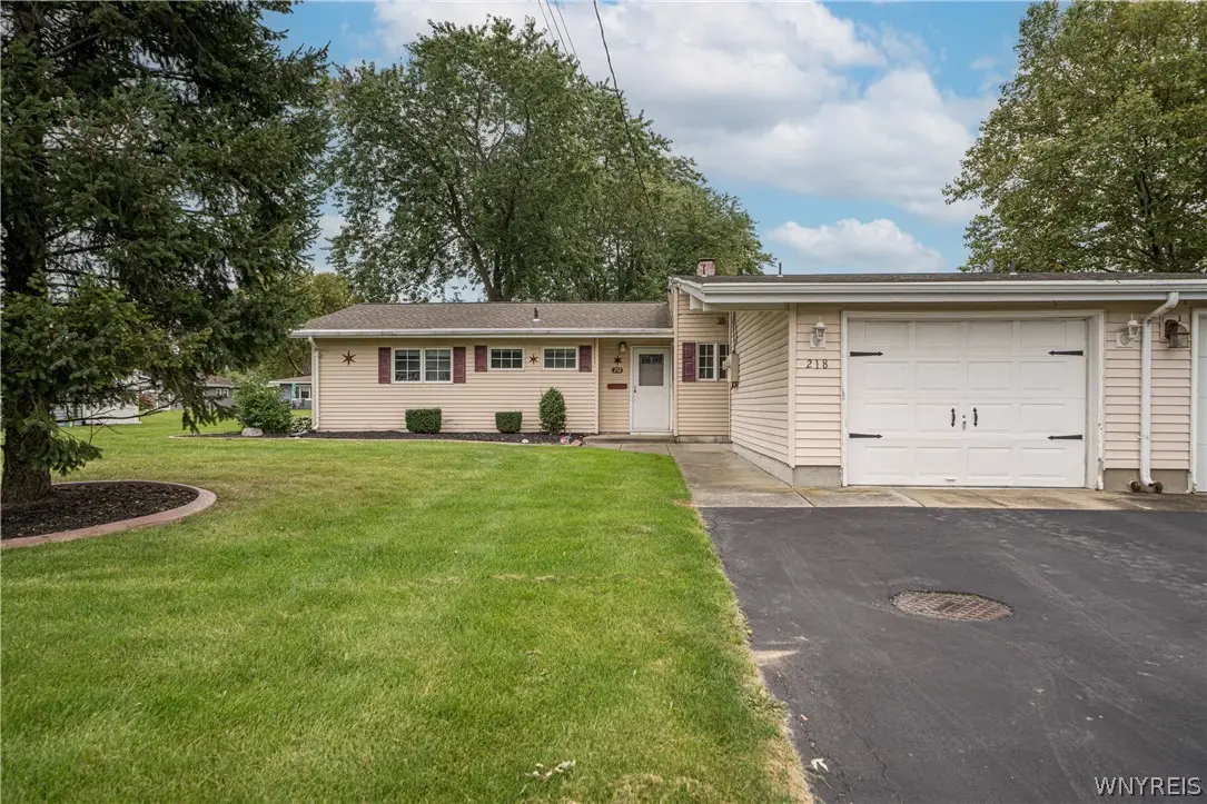 218 Beckwith Avenue, Niagara Falls, NY 14304 - #1