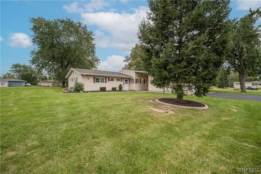 218 Beckwith Avenue, Niagara Falls, NY 14304 - #3