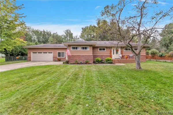 8949 The Fairways, Clarence, NY 14031