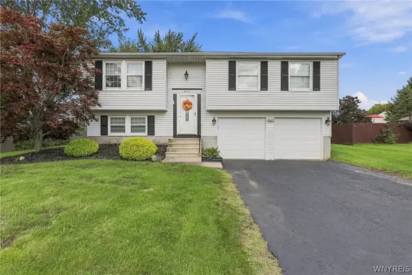 6593 Royal Parkway S, Lockport, NY 14094