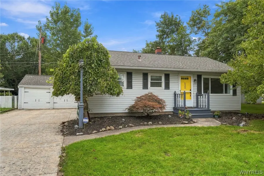 6458 Cloverleaf Drive, Lockport, NY 14094 - #2