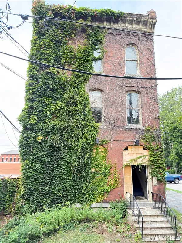 2 St Louis Place, Buffalo, NY 14202