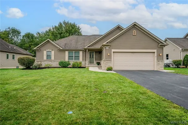 8 Nicholas Lane, Lancaster, NY 14086