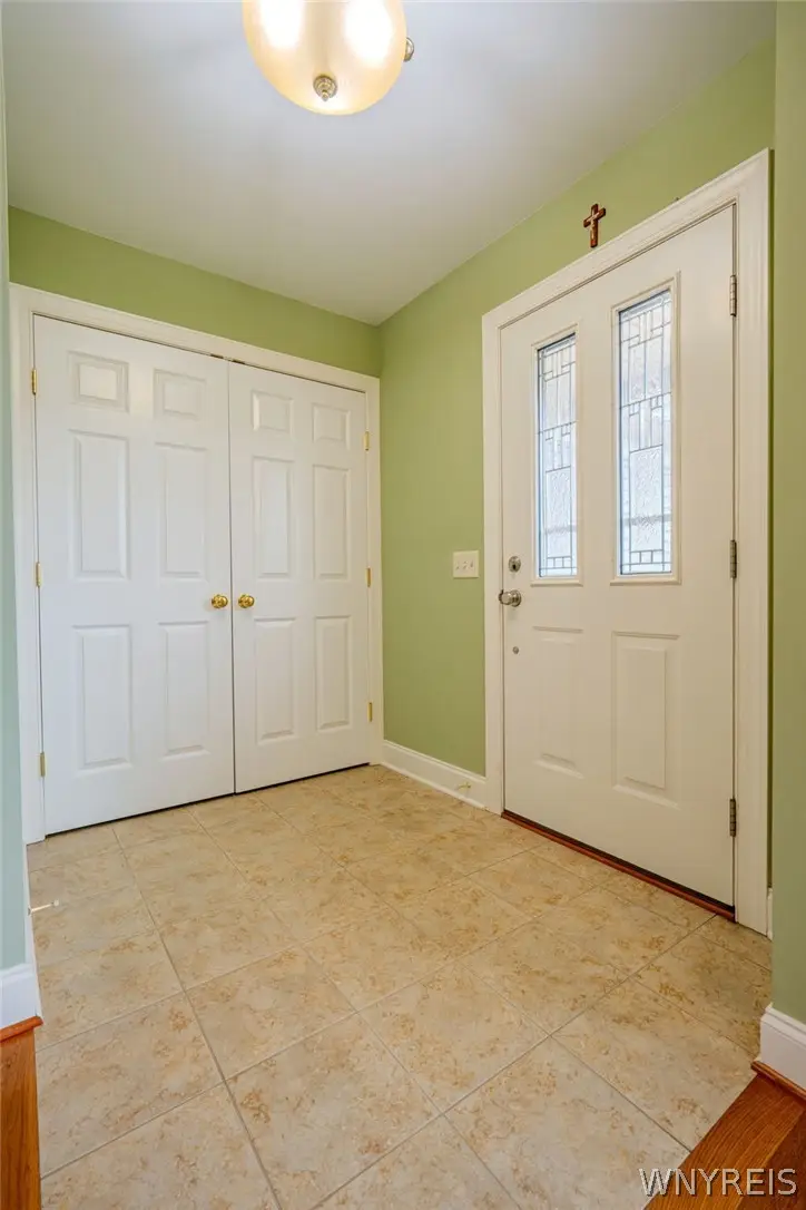 8 Nicholas Lane, Lancaster, NY 14086 - #3