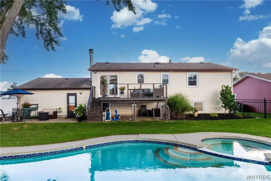 7407 Greenview Road, Niagara Falls, NY 14304 - #2