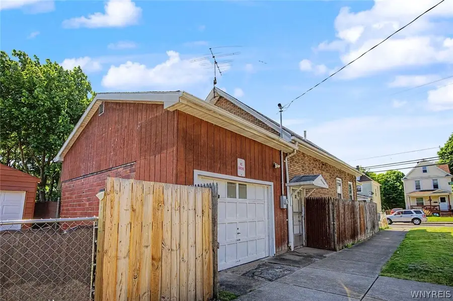 1702 Niagara Street, Niagara Falls, NY 14303 - #3
