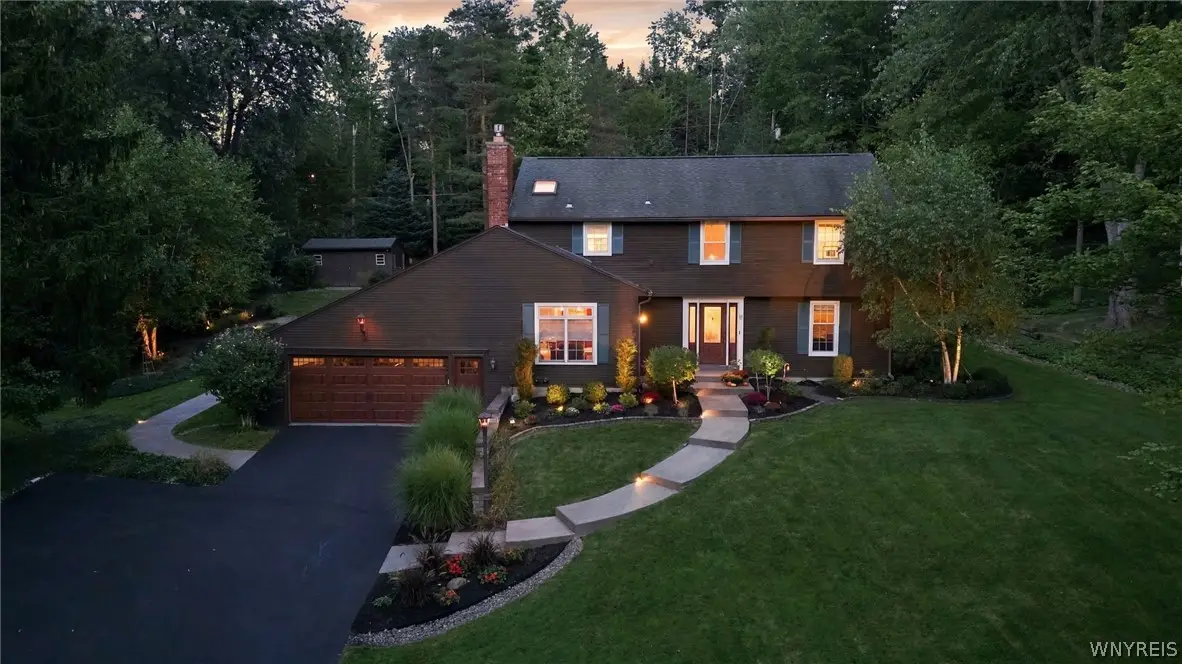 18 Briar Hill Road, Orchard Park, NY 14127 - #1