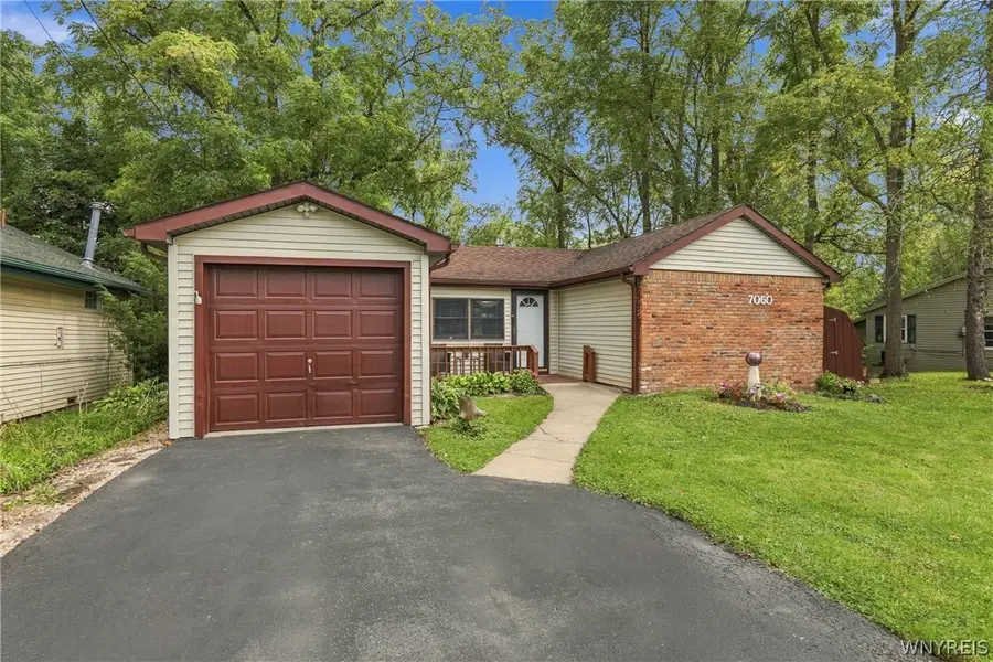 7060 Tonawanda Creek Road, Lockport, NY 14094 - #2