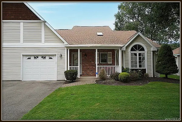 23 Sweet Bay Lane, Williamsville, NY 14221