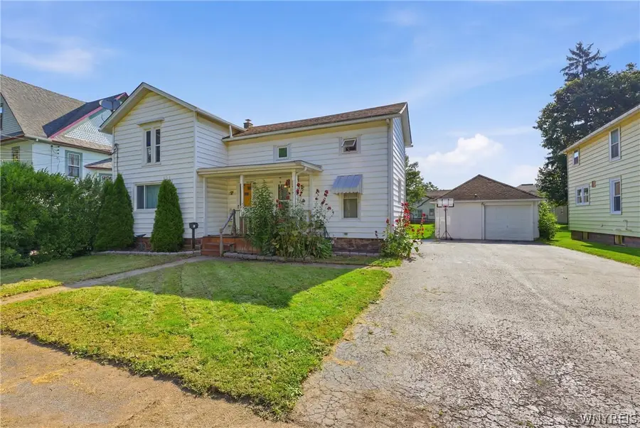 4 Robertson Street, Middleport, NY 14105 - #2
