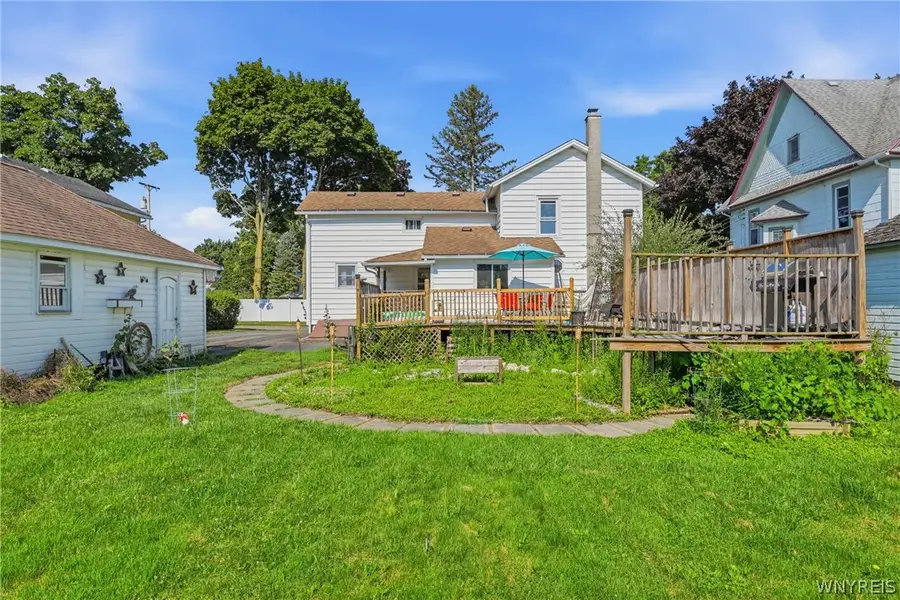 4 Robertson Street, Middleport, NY 14105 - #3