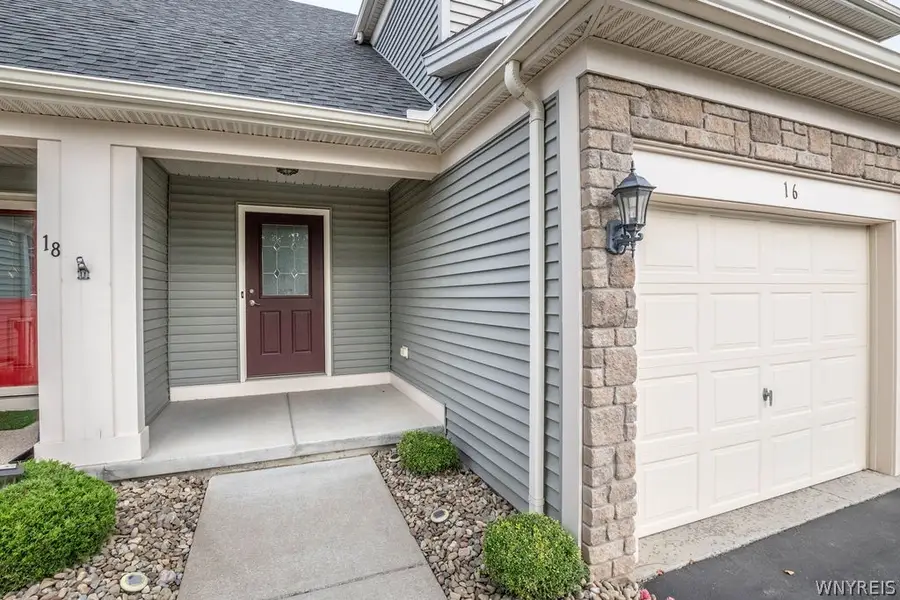 16 Cumberland Street, Lancaster, NY 14086 - #3