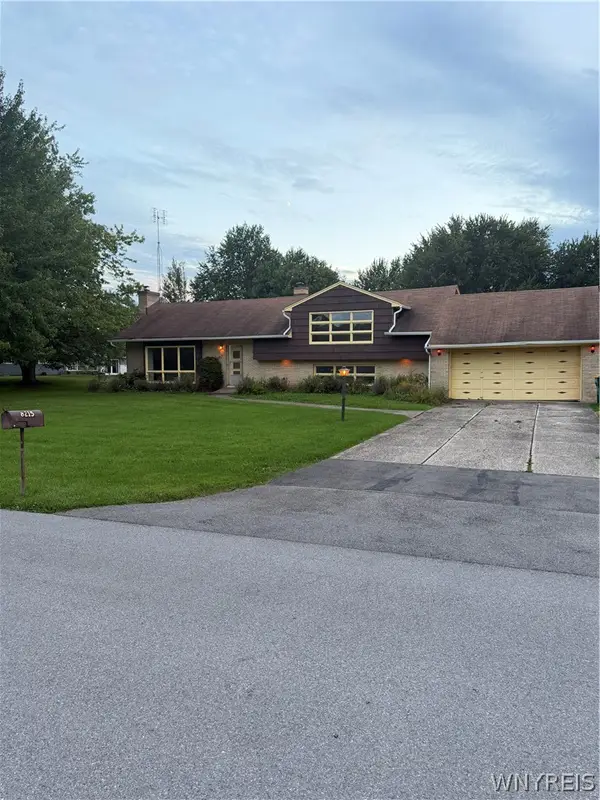 8215 W Ledge Lane, Buffalo, NY 14221