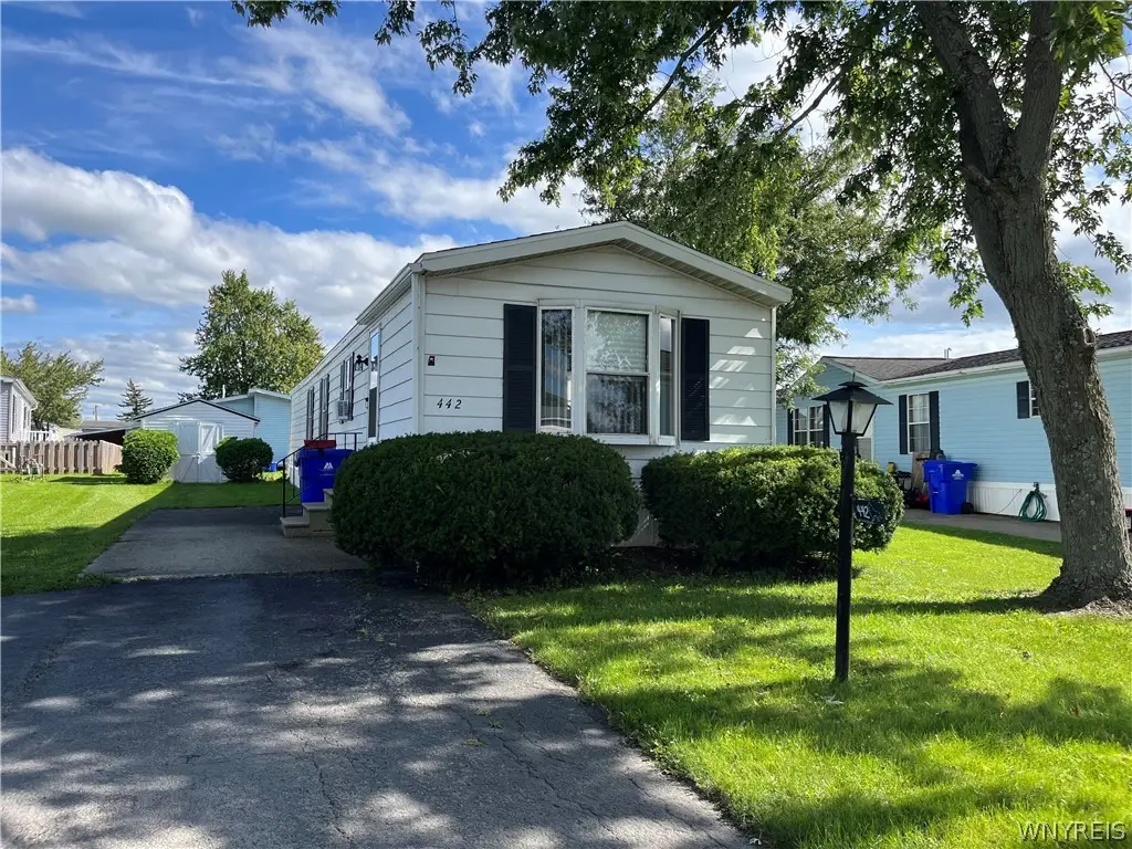 442 Chestnut Drive, Lockport, NY 14094 - #1