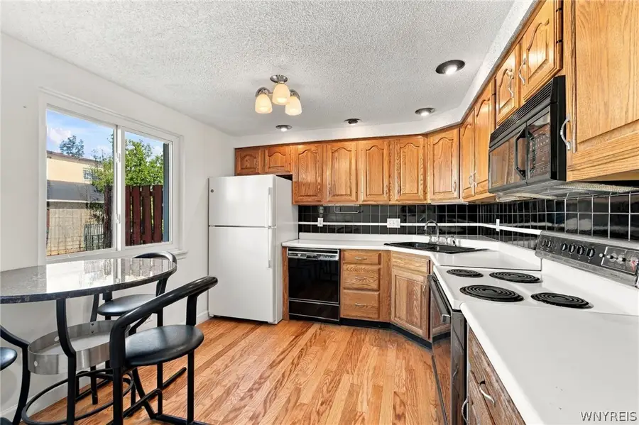 28 Stoneledge Court, Buffalo, NY 14221 - #2