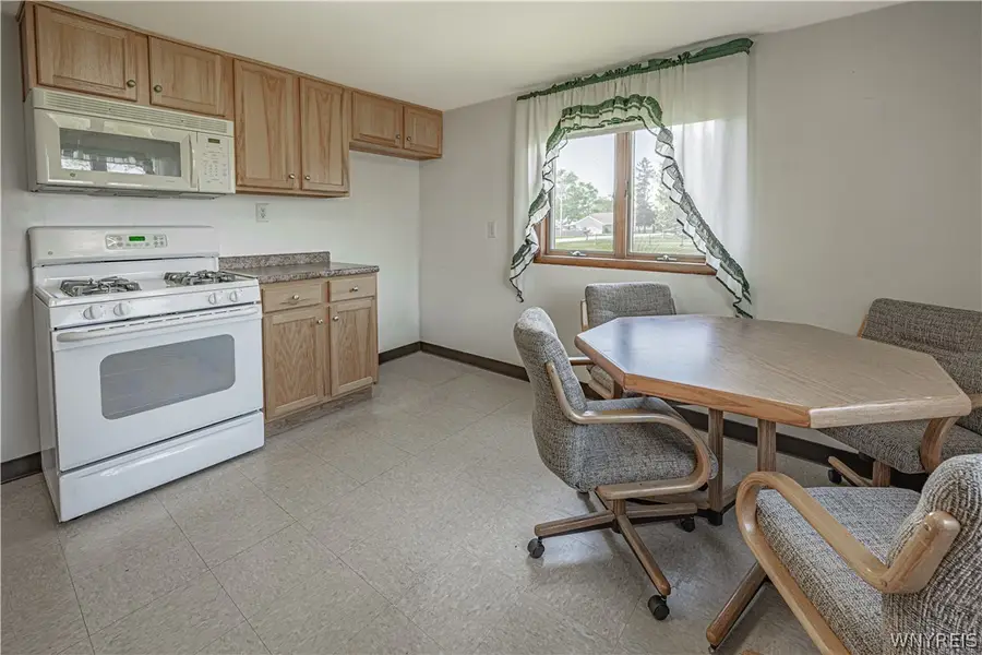 4784 Chester Avenue, Niagara Falls, NY 14305 - #3