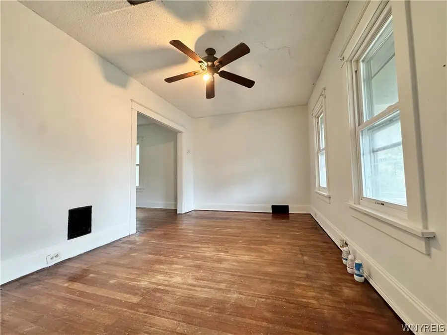 754 Spruce Avenue, Niagara Falls, NY 14301 - #2