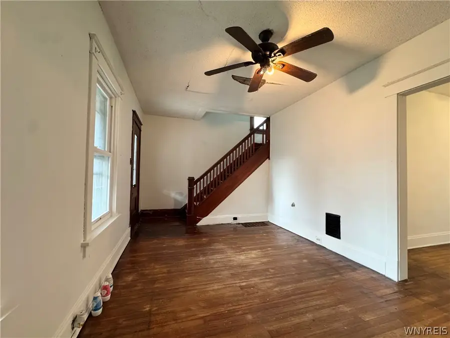754 Spruce Avenue, Niagara Falls, NY 14301 - #3