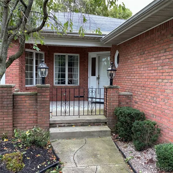 30 Hampton Hill Drive, Buffalo, NY 14221