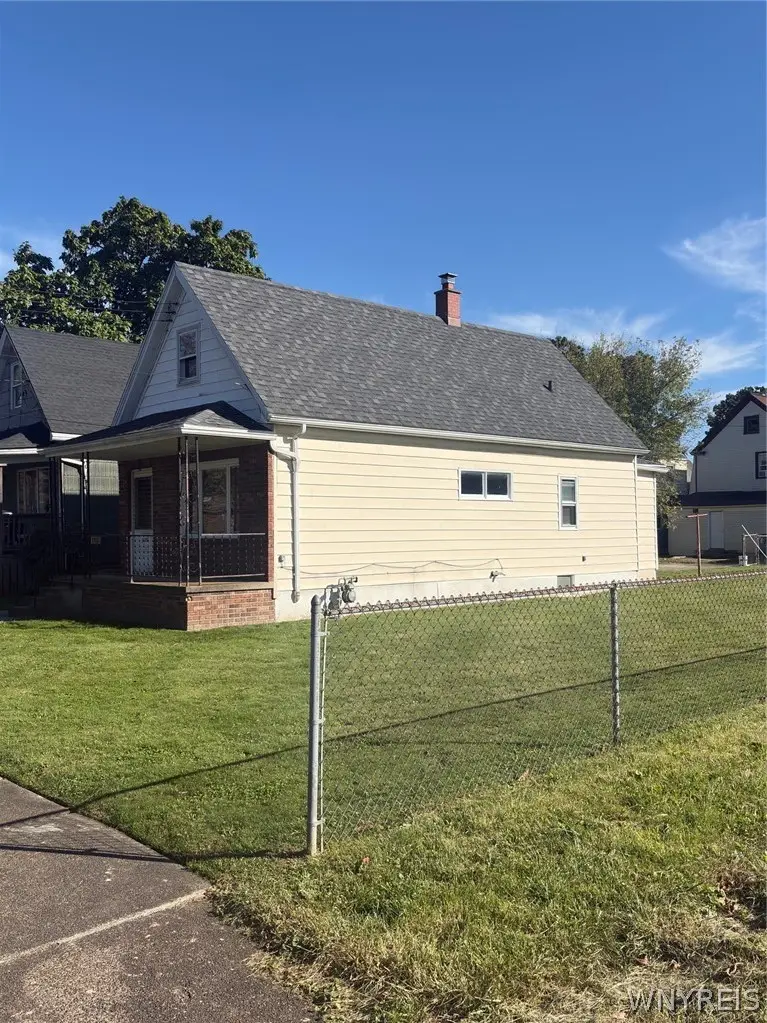 2723 Livingston Avenue, Niagara Falls, NY 14303 - #2