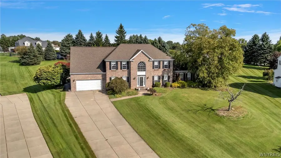 7256 Edgewater Circle, North Tonawanda, NY 14120 - #2