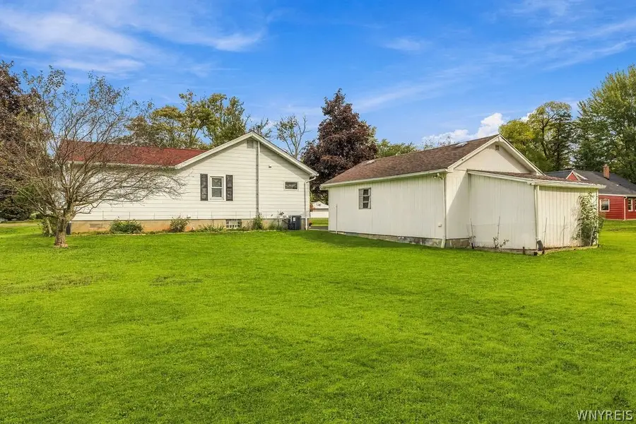 6236 Dorchester Road, Lockport, NY 14094 - #3