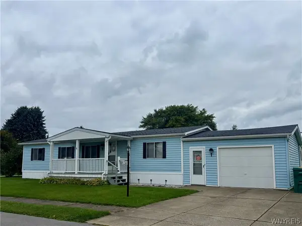 153 Golden Pond, Akron, NY 14001
