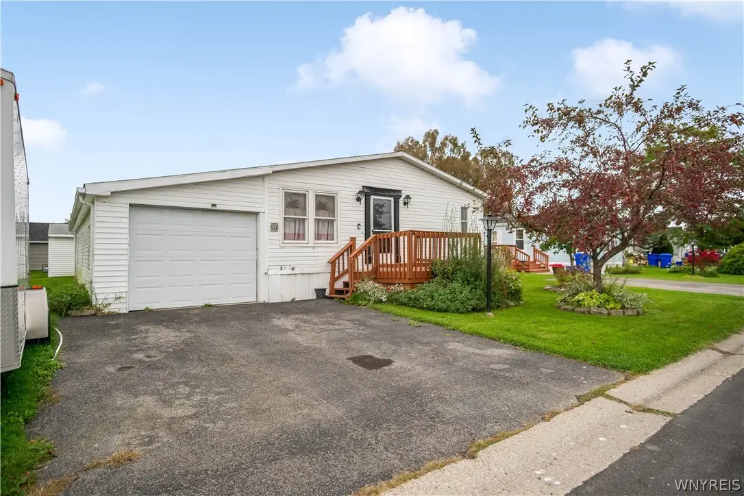 550 Birchwood Drive, Lockport, NY 14094 - #1