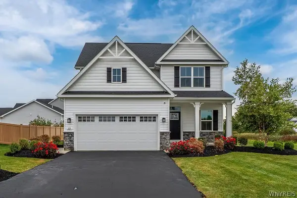 221 Stonebridge Road, Grand Island, NY 14072